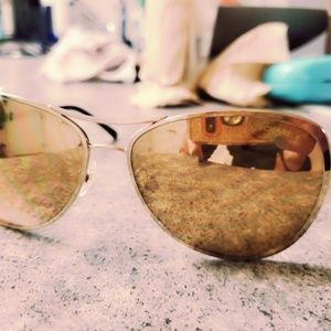 Like new Chanel Womams Aviator Sunglasses